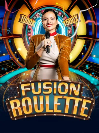 Veste dorée et micro à la main, une animatrice pose devant la roue de Fusion Roulette, une roulette en direct dont la roue affiche des multiplicateurs de 1 000x et 1 500x